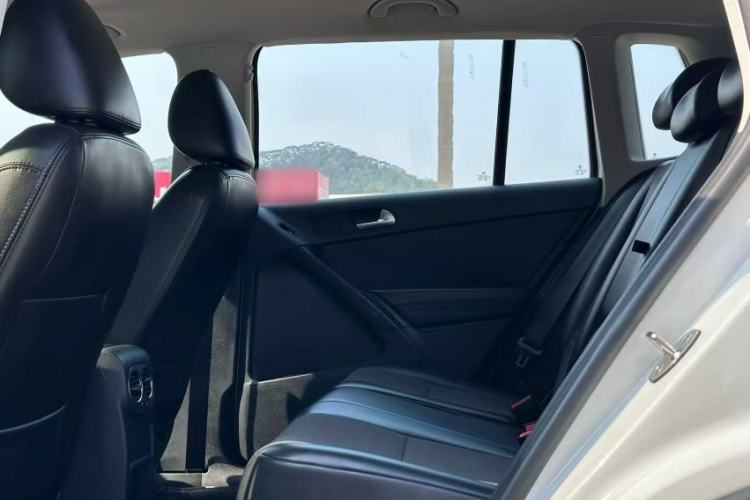 Used Volkswagen Tiguan 2015 1.8TSI Automatic Two-Wheel Drive Trend Edition Interior 2