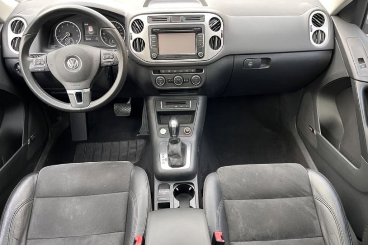 Used Volkswagen Tiguan 2015 2.0 TSI Automatic All-Wheel Drive Flagship Edition Interior 2