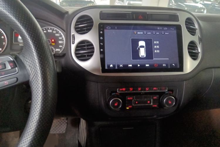 Used Volkswagen Tiguan 2015 2.0 TSI Comfort Edition Interior 2