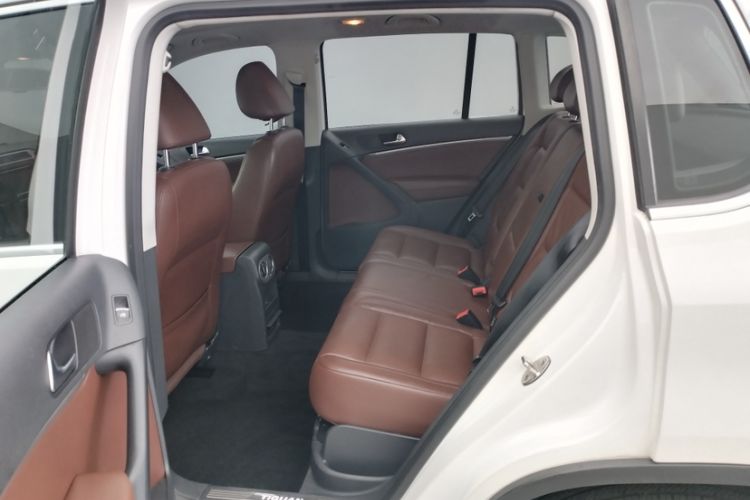 Used Volkswagen Tiguan 2015 1.8TSI Automatic Two-Wheel Drive Luxury Model Interior 2