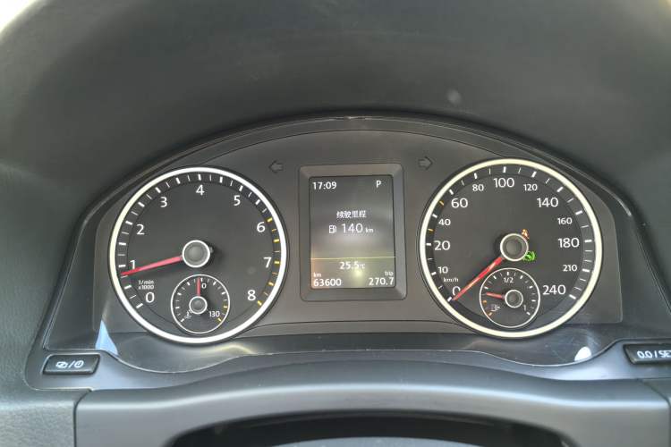 Used Volkswagen Tiguan 2015 1.8TSI Automatic Two-Wheel Drive Luxury Model Interior 2
