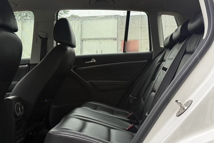 Used Volkswagen Tiguan 2015 1.8TSI Automatic Two-Wheel Drive Comfort Edition Interior 2