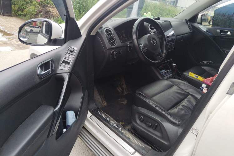 Used Volkswagen Tiguan 2015 1.8TSI Automatic Two-Wheel Drive Comfort Edition Interior 3