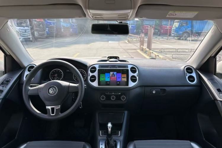 Used Volkswagen Tiguan 2015 1.8TSI Automatic Two-Wheel Drive Trend Edition Interior 3