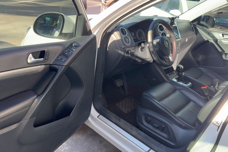 Used Volkswagen Tiguan 2015 1.8TSI Automatic Two-Wheel Drive Comfort Edition Interior 3