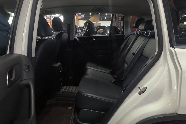 Used Volkswagen Tiguan 2015 1.8TSI Manual Two-Wheel Drive Fashion Edition Interior 3