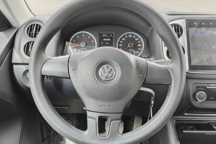 Used Volkswagen Tiguan 2015 1.8TSI Automatic Two-Wheel Drive Trend Edition Interior 3
