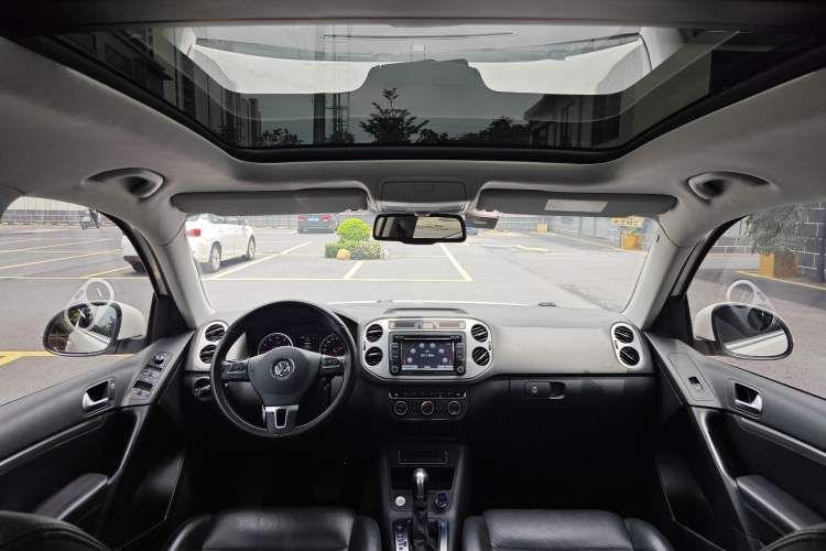 Used Volkswagen Tiguan 2015 1.8TSI Automatic Two-Wheel Drive Luxury Model Interior 4