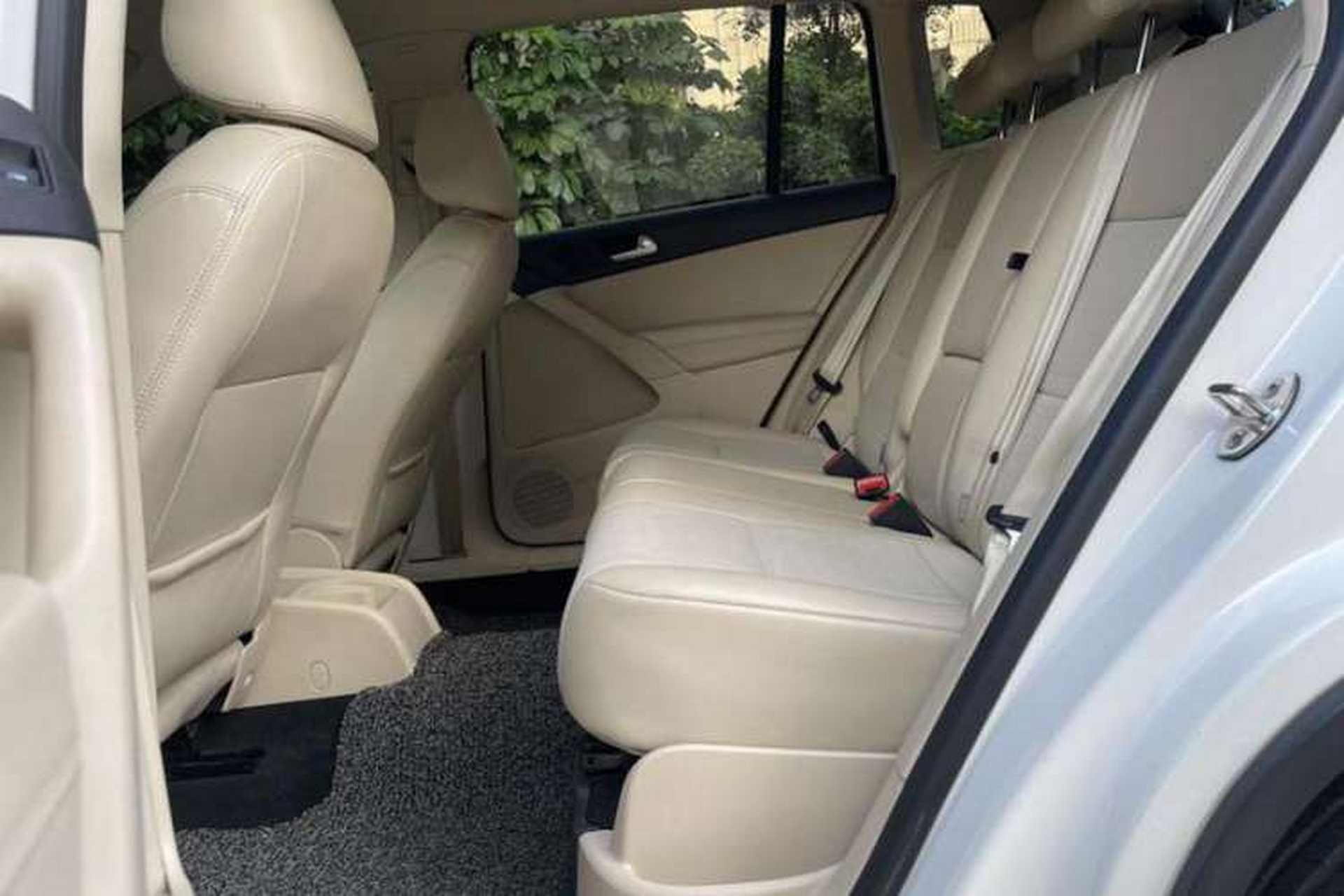 Used Volkswagen Tiguan 2015 1.8TSI Automatic Two-Wheel Drive Trend Edition Interior 4