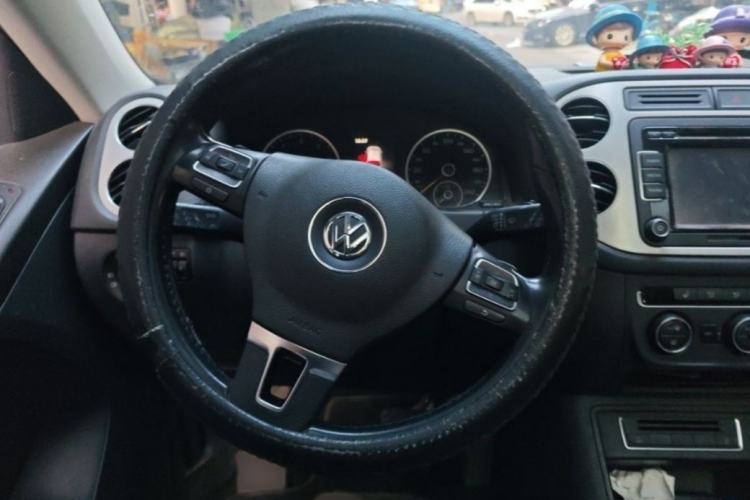 Used Volkswagen Tiguan 2015 1.8TSI Automatic Two-Wheel Drive Luxury Model Interior 4