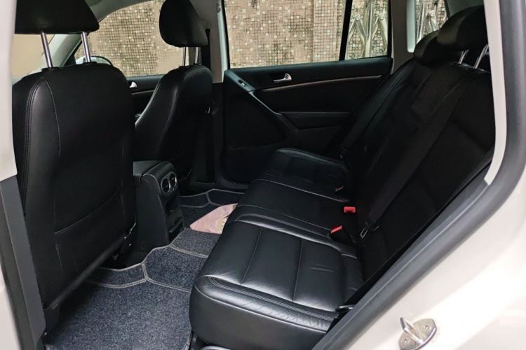 Used Volkswagen Tiguan 2015 1.8TSI Automatic Two-Wheel Drive Comfort Edition Interior 4