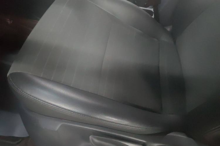 Used Volkswagen Tiguan 2015 1.8TSI Manual Two-Wheel Drive Fashion Edition Interior 4