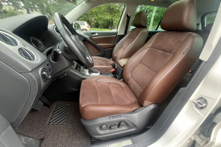 Used Volkswagen Tiguan 2015 2.0 TSI Automatic All-Wheel Drive Flagship Edition Interior 4