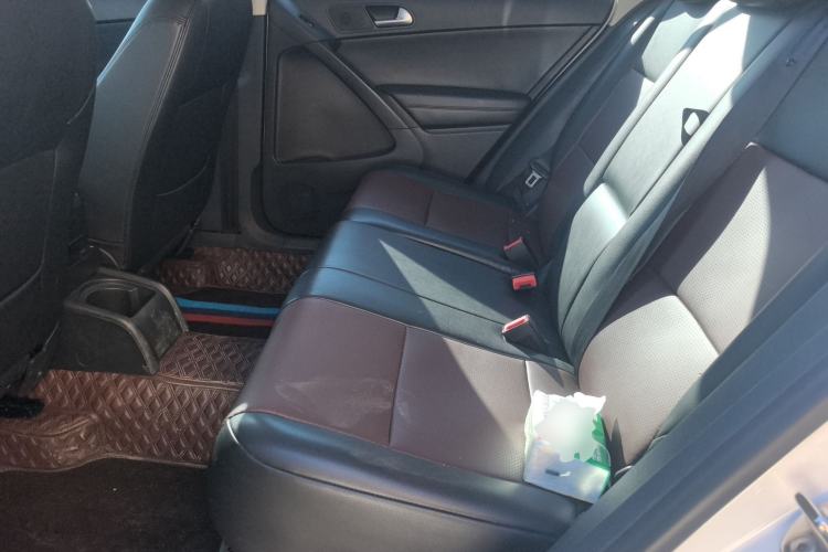 Used Volkswagen Tiguan 2015 1.8TSI Automatic Two-Wheel Drive Trend Edition Interior 4