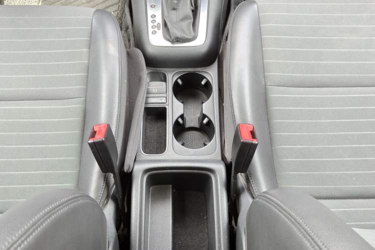Used Volkswagen Tiguan 2015 1.8TSI Automatic Two-Wheel Drive Trend Edition Interior 4