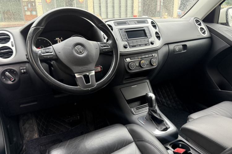 Used Volkswagen Tiguan 2015 1.8TSI Automatic Two-Wheel Drive Comfort Edition Interior 4