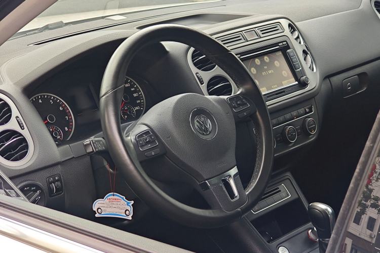 Used Volkswagen Tiguan 2015 1.8TSI Automatic Two-Wheel Drive Luxury Model Interior 5