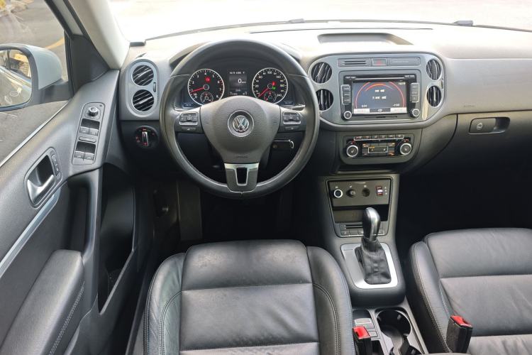 Used Volkswagen Tiguan 2015 2.0 TSI Comfort Edition Interior 5