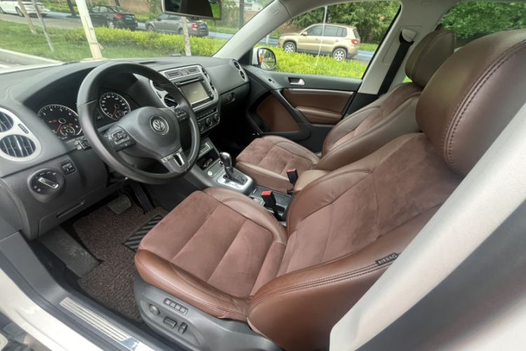 Used Volkswagen Tiguan 2015 2.0 TSI Automatic All-Wheel Drive Flagship Edition Interior 5
