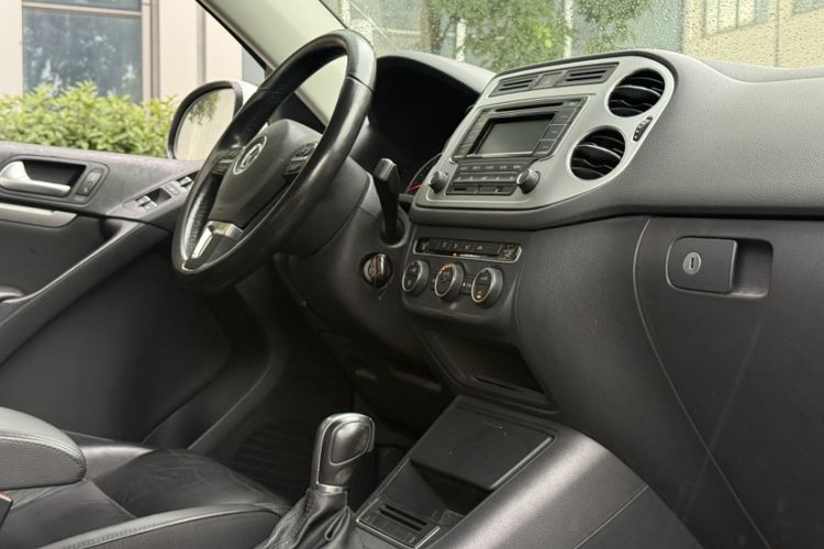 Used Volkswagen Tiguan 2015 1.8TSI Automatic Two-Wheel Drive Comfort Edition Interior 5