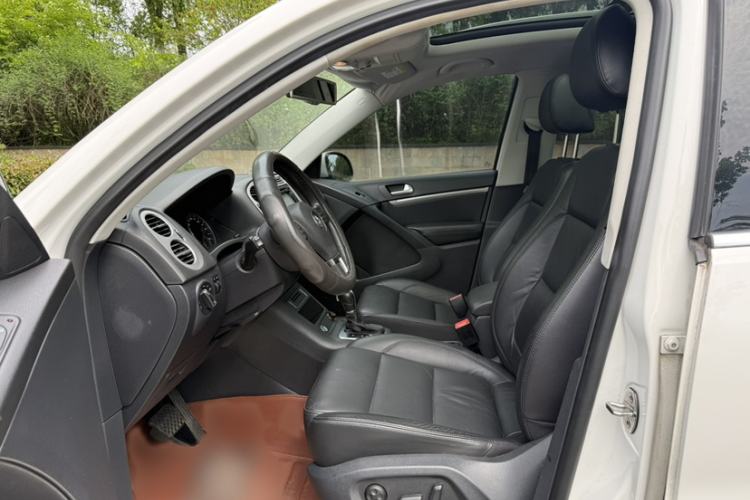 Used Volkswagen Tiguan 2015 1.8TSI Automatic Two-Wheel Drive Luxury Model Interior 6