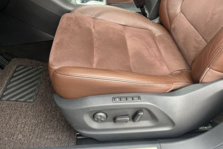 Used Volkswagen Tiguan 2015 2.0 TSI Automatic All-Wheel Drive Flagship Edition Interior 6