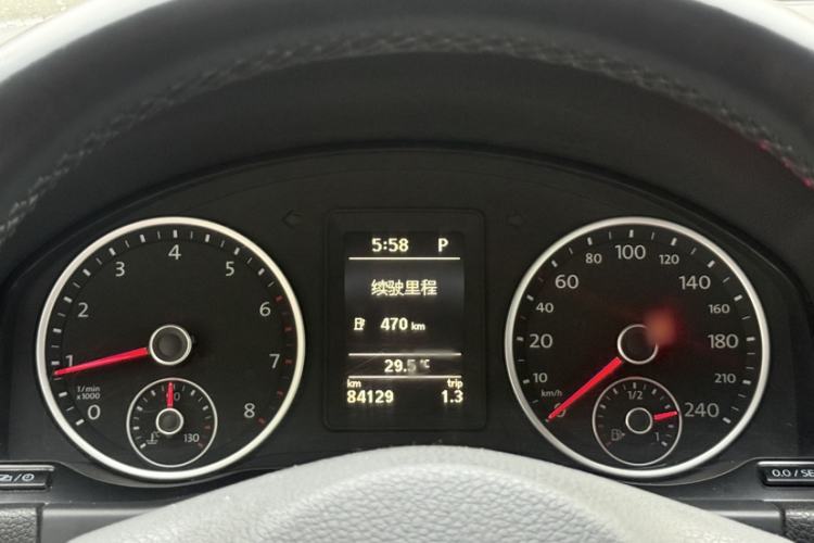 Used Volkswagen Tiguan 2015 1.8TSI Automatic Two-Wheel Drive Comfort Edition Interior 6