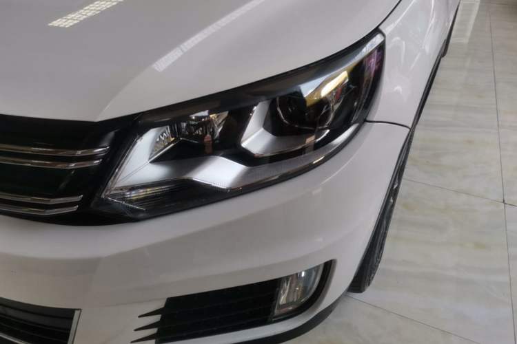 Used Volkswagen Tiguan 2015 1.8TSI Automatic Two-Wheel Drive Luxury Model Left Front Headlight
