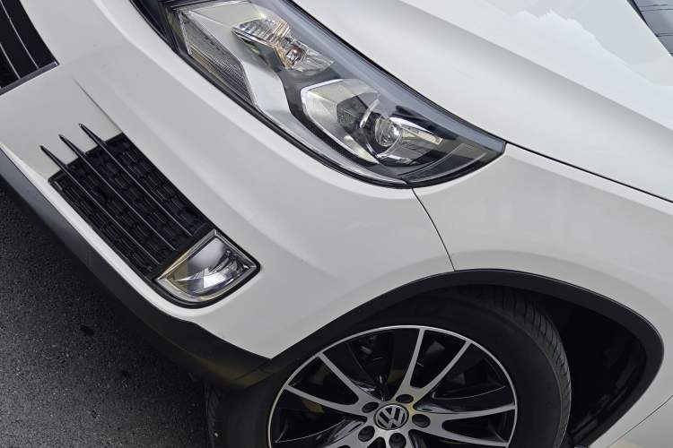 Used Volkswagen Tiguan 2015 1.8TSI Automatic Two-Wheel Drive Luxury Model Left Front Headlight