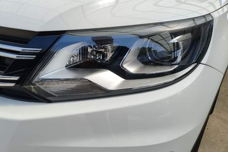 Used Volkswagen Tiguan 2015 1.8TSI Automatic Two-Wheel Drive Comfort Edition Left Front Headlight