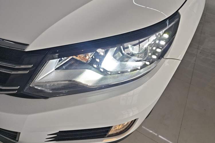 Used Volkswagen Tiguan 2015 1.8TSI Automatic Two-Wheel Drive Luxury Model Left Front Headlight