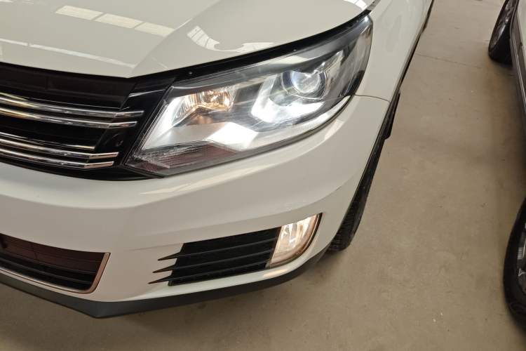 Used Volkswagen Tiguan 2015 1.8TSI Automatic Two-Wheel Drive Comfort Edition Left Front Headlight