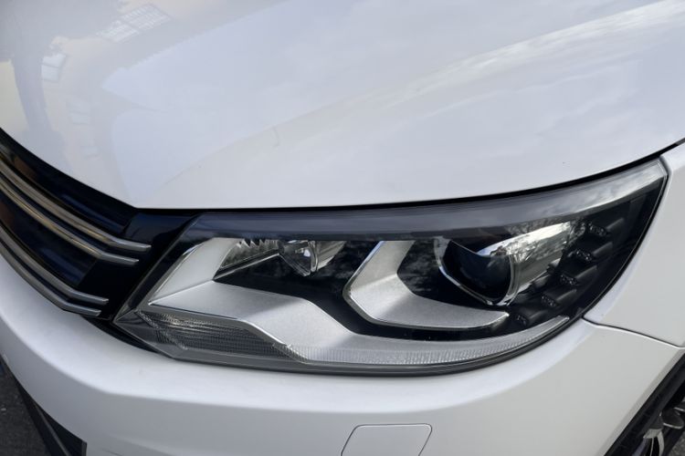 Used Volkswagen Tiguan 2015 2.0 TSI Automatic All-Wheel Drive Flagship Edition Left Front Headlight