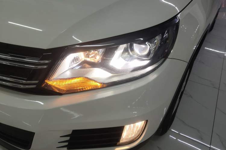 Used Volkswagen Tiguan 2015 1.8TSI Automatic Two-Wheel Drive Trend Edition Left Front Headlight