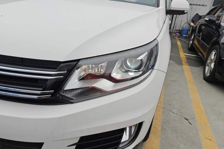 Used Volkswagen Tiguan 2015 1.8TSI Automatic Two-Wheel Drive Trend Edition Left Front Headlight