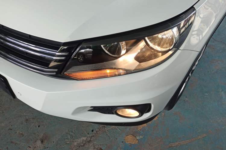 Used Volkswagen Tiguan 2015 2.0 TSI Comfort Edition Left Front Headlight