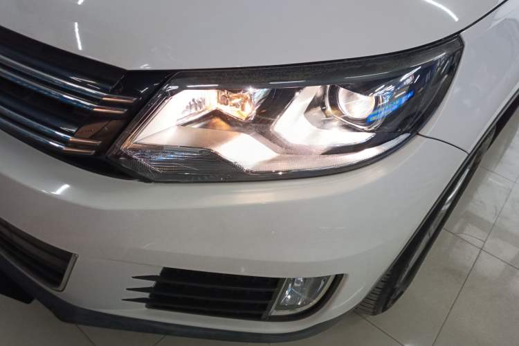 Used Volkswagen Tiguan 2015 1.8TSI Automatic Two-Wheel Drive Comfort Edition Left Front Headlight