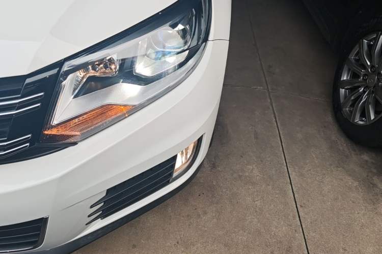 Used Volkswagen Tiguan 2015 1.8TSI Automatic Two-Wheel Drive Luxury Model Left Front Headlight