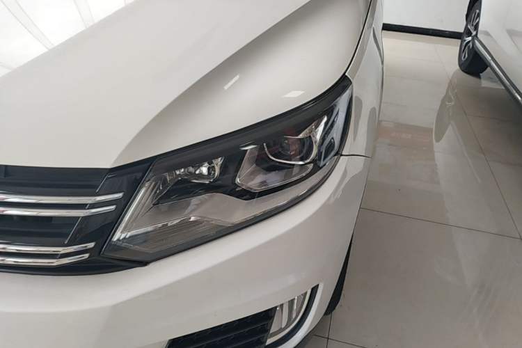 Used Volkswagen Tiguan 2015 1.8TSI Automatic Two-Wheel Drive Trend Edition Left Front Headlight