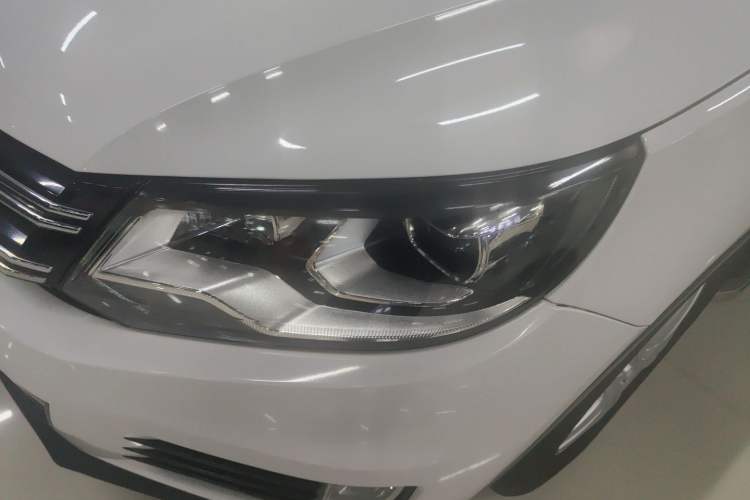 Used Volkswagen Tiguan 2015 1.8TSI Manual Two-Wheel Drive Fashion Edition Left Front Headlight