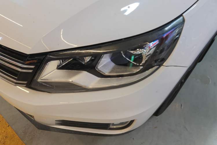 Used Volkswagen Tiguan 2015 1.8TSI Automatic Two-Wheel Drive Luxury Model Left Front Headlight