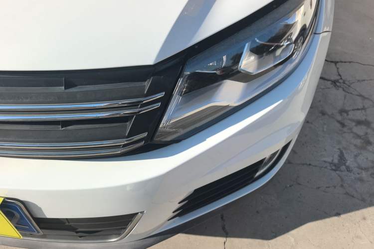 Used Volkswagen Tiguan 2015 1.8TSI Automatic Two-Wheel Drive Trend Edition Left Front Headlight