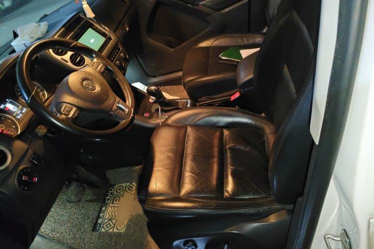 Used Volkswagen Tiguan 2015 1.8TSI Automatic All-Wheel-Drive Luxury Model Left Front Seat