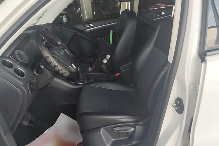 Used Volkswagen Tiguan 2015 1.8TSI Automatic All-Wheel Drive Style Vision Edition Left Front Seat