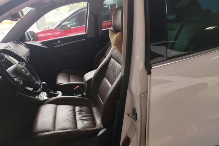 Used Volkswagen Tiguan 2015 2.0 TSI Comfort Edition Left Front Seat