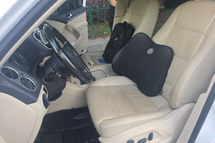 Used Volkswagen Tiguan 2015 1.8TSI Automatic All-Wheel-Drive Luxury Model Left Front Seat