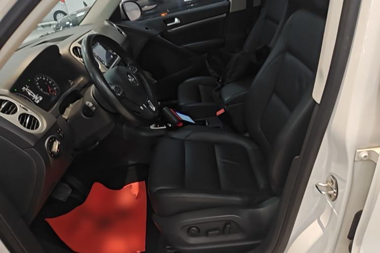 Used Volkswagen Tiguan 2015 1.8TSI Automatic All-Wheel Drive Comfort Edition Left Front Seat