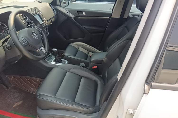 Used Volkswagen Tiguan 2015 1.8TSI Automatic Two-Wheel Drive Comfort Edition Left Front Seat