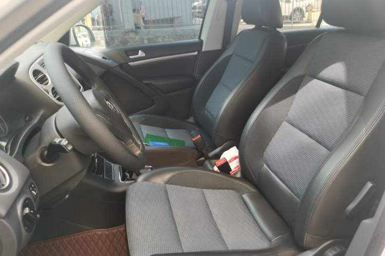 Used Volkswagen Tiguan 2015 1.4TSI Manual Two-Wheel Drive BlueMotion Edition Left Front Seat