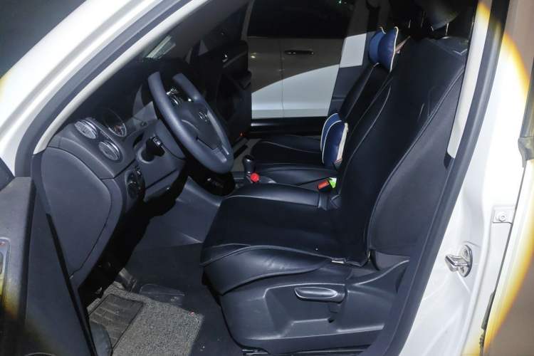 Used Volkswagen Tiguan 2015 1.4TSI Manual Two-Wheel Drive BlueMotion Edition Left Front Seat